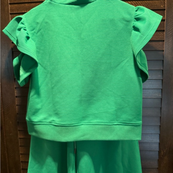 Green Zip-Up Top and Pants Set - Picture 2 of 6